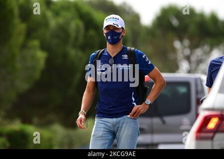 George Russel della Williams Racing arriva prima della gara del GP di Francia sul circuito Paul Ricard di le Castelett, Provenza-Alpi-Côte Azzurra, Francia, 20 giugno 2021 (Foto di Andrea Diodato/NurPhoto) Foto Stock