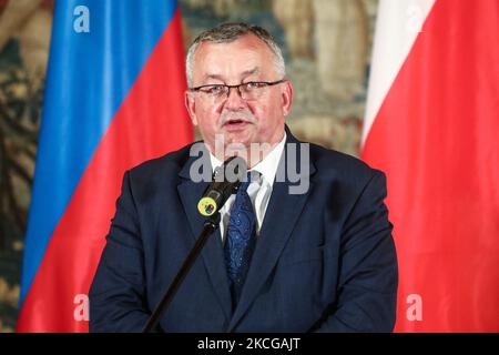 Andrzej Adamczyk, ministro delle infrastrutture polacco, partecipa a V4 ministri dei Trasporti riuniti a Cracovia il 18 giugno 2021. La Presidenza polacca del Gruppo di Visegrad dura dal luglio 202 al giugno 2021. (Foto di Beata Zawrzel/NurPhoto) Foto Stock