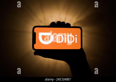 Il logo Didi viene visualizzato sullo schermo di un telefono in questa foto di illustrazione scattata a Cracovia, Polonia, il 3 luglio 2021. (Foto di Jakub Porzycki/NurPhoto) Foto Stock