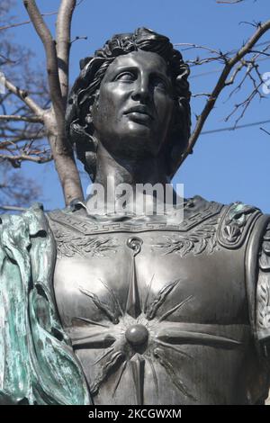 Busto di Alessandro il Grande situato lungo il Danforth in Greektown a Toronto, Ontario, Canada. (Foto di Creative Touch Imaging Ltd./NurPhoto) Foto Stock