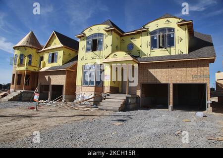 Nuove case in costruzione a Toronto, Ontario, Canada, il 25 settembre 2016. (Foto di Creative Touch Imaging Ltd./NurPhoto) Foto Stock