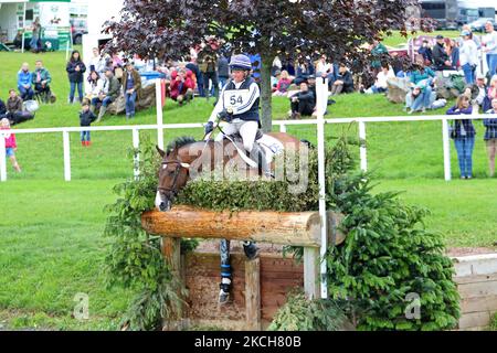 Equitazione Kate Rocher-Smith Chiamami Dassett durante l'evento 4* Cross Country al Barbury Castle International Horse Trials di Marlborough, Wiltshire, Regno Unito, domenica 11th luglio 2021. (Foto di Jon Bromley/MI News/NurPhoto) Foto Stock