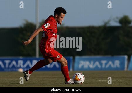 Oussama Idrissi di Siviglia in azione durante la partita amichevole pre-stagione tra Sevilla CF e Coventry City alla Pinatar Arena il 17 luglio 2021 a Murcia, Spagna. (Foto di Jose Breton/Pics Action/NurPhoto) Foto Stock