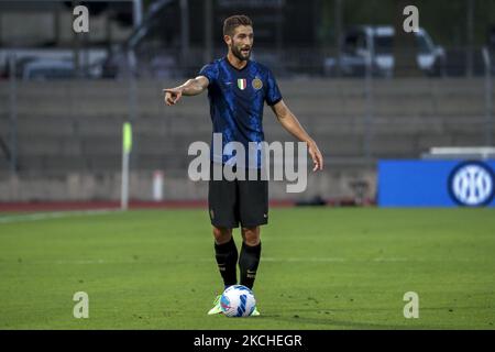 Roberto Gagliardini del FC Internazionale si è fatto un gesto durante il pre-Season friendly match tra Lugano e FC Internazionale allo Stadio Cornaredo il 17 luglio 2021 a Lugano, Svizzera. (Foto di Giuseppe Cottini/NurPhoto) Foto Stock