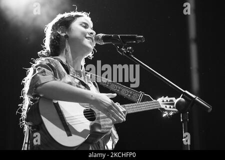 (NOTA DELL'EDITORE: L'immagine è stata convertita in bianco e nero) la cantante messicana Silvana Estrada in concerto al Jazz Palacio Real 2021 di Madrid, Spagna, il 20 luglio 2021 (Foto di Oscar Gonzalez/NurPhoto) Foto Stock