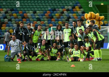 Team Sporting CP durante la partita pre-stagione amichevole Trofeo Cinco Violinos tra Sporting CP e Olympique Lyonnais all'Estadio Jose Alvalade il 25 luglio 2021 a Lisbona, Portogallo. (Foto di Paulo Nascimento/NurPhoto) Foto Stock