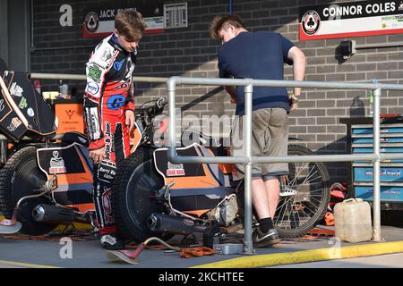 Connor Coles of Belle Vue Cool Running Colts durante l'appuntamento della National Development League tra Belle Vue Colts e Eastbourne Seaguls presso il National Speedway Stadium di Manchester il 23rd 2021 luglio. (Foto di Eddie Garvey/MI News/NurPhoto) Foto Stock