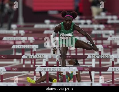 TOBI Amusan durante 100 metri di ostacoli per le donne alle Olimpiadi di Tokyo, Tokyo Olympic Stadium, Tokyo, Giappone il 1 agosto 2021. (Foto di Ulrik Pedersen/NurPhoto) Foto Stock