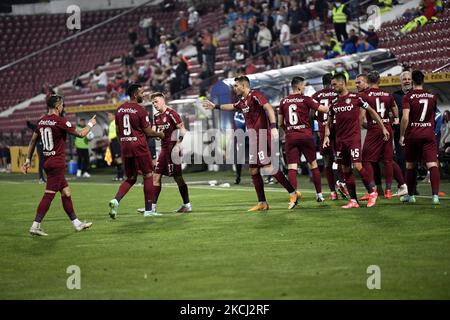 I giocatori di cfr Cluj celebra il primo obiettivo del gioco durante cfr Cluj vs Chindia Targoviste, Romanian Liga 1, Dr. Constantin Radulescu Stadio, Cluj-Napoca, Romania, 31 luglio 2021 (Foto di Flaviu Buboi/NurPhoto) Foto Stock