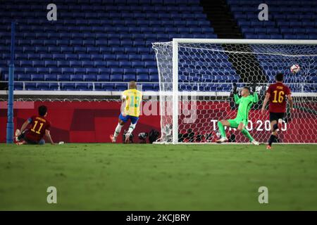 (11) Mikel OYARZABAL del Team Spain segna il primo goal durante la partita tra Brasile e Spagna il quindicesimo giorno dei Giochi Olimpici di Tokyo 2020 allo Stadio Internazionale Yokohama il 07 agosto 2021 a Yokohama, Kanagawa, Giappone (Foto di Ayman Aref/NurPhoto) Foto Stock