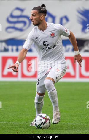 Leart Paqarada del FC St. Pauli durante la partita di primo turno della Coppa DFB tra il 1. FC Magdeburg e FC St. Pauli alla MDCC-Arena il 07 agosto 2021 a Magdeburgo, Germania. (Foto di Peter Niedung/NurPhoto) Foto Stock