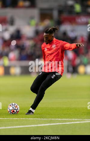 Ivan Toney di Brentford si scalda davanti alla partita della Premier League tra Brentford e Arsenal al Brentford Community Stadium di Brentford venerdì 13th agosto 2021. (Foto di Juan Gasperini/MI News/NurPhoto) Foto Stock