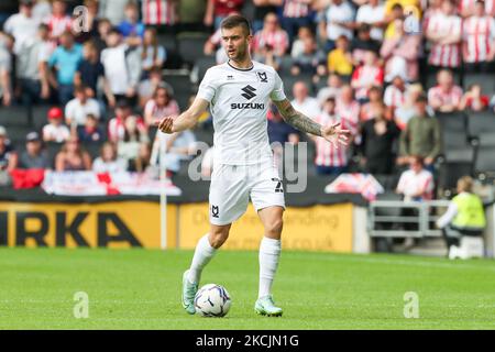 Milton Keynes Dons Daniel Harvie durante la seconda metà della partita della Sky Bet League 1 tra MK Dons e Sunderland allo Stadio MK, Milton Keynes sabato 14th agosto 2021. (Foto di John Cripps/MI News/NurPhoto) Foto Stock