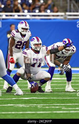 Buffalo Bills offensiva il lineman Ryan Bates (71) gesta prima di una partita durante la seconda metà di una partita di calcio preseason NFL tra i Detroit Lions e i Buffalo Bills a Detroit, Michigan USA, venerdì 13 agosto 2021. (Foto di Amy Lemus/NurPhoto) Foto Stock