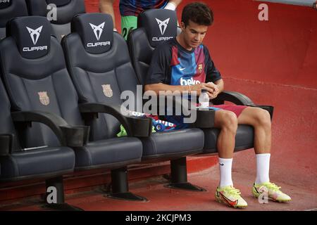 Riqui Puig di Barcellona seduto in panchina durante la partita la Liga Santader tra FC Barcelona e Real Sociedad a Camp Nou il 15 agosto 2021 a Barcellona, Spagna. (Foto di Jose Breton/Pics Action/NurPhoto) Foto Stock