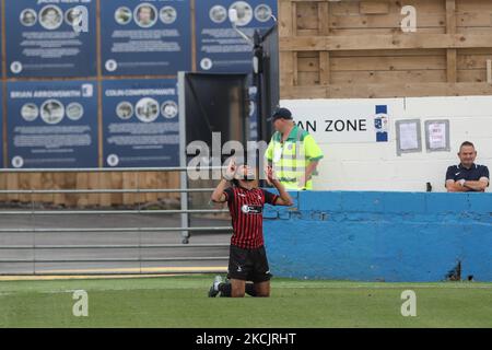 Tyler Burey di Hartlepool United festeggia dopo aver segnato il loro primo gol durante la partita della Sky Bet League 2 tra Barrow e Hartlepool United a Holker Street, Barrow-in-Furness sabato 14th agosto 2021. (Foto di Mark Fletcher/MI News/NurPhoto) Foto Stock