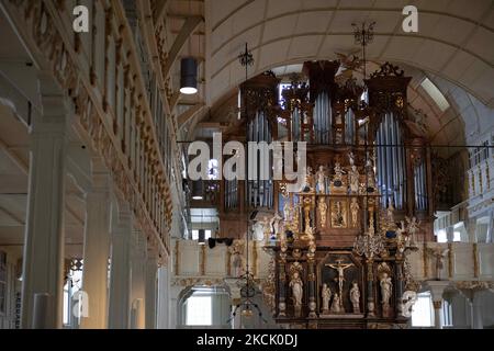 Clausthal Zellerfeld, Germania. 04th Nov 2022. Vista della prospettiva d'organo dietro l'altare nel Geist di Marktkirche zum Heiligen. Il nuovo organo della chiesa lignea più grande della Germania sarà inaugurato nel primo Avvento. Credit: Swen Pförtner/dpa/Alamy Live News Foto Stock