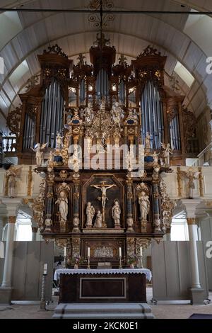 Clausthal Zellerfeld, Germania. 04th Nov 2022. Vista della prospettiva d'organo dietro l'altare nel Geist di Marktkirche zum Heiligen. Il nuovo organo della chiesa lignea più grande della Germania sarà inaugurato nel primo Avvento. Credit: Swen Pförtner/dpa/Alamy Live News Foto Stock