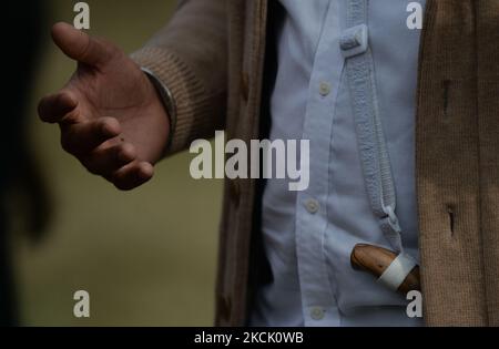 Jagmeet Singh, leader del New Democratic Party, porta la kirpan durante la campagna di oggi a Edmonton, AB. Giovedì, 19 agosto 2021, a Edmonton, Alberta, Canada. (Foto di Artur Widak/NurPhoto) Foto Stock