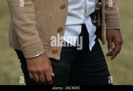 Jagmeet Singh, leader del New Democratic Party, porta la kirpan durante la campagna di oggi a Edmonton, AB. Giovedì, 19 agosto 2021, a Edmonton, Alberta, Canada. (Foto di Artur Widak/NurPhoto) Foto Stock