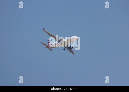 Skyexpress Airbus A320neo della compagnia greca visto atterrare all'aeroporto internazionale di Salonicco Makedonia SKG LGTS. Salonicco è una popolare destinazione estiva per i viaggi stagionali per le spiagge e la natura di Halkidiki e Pieria nelle vicinanze. Il traffico passeggeri è diminuito a causa della pandemia di Coronavirus del Covid-19 che ha colpito l'industria del turismo e dell'aviazione. Salonicco, Grecia su Austust 16, 2021 (Foto di Nicolas Economou/NurPhoto) Foto Stock