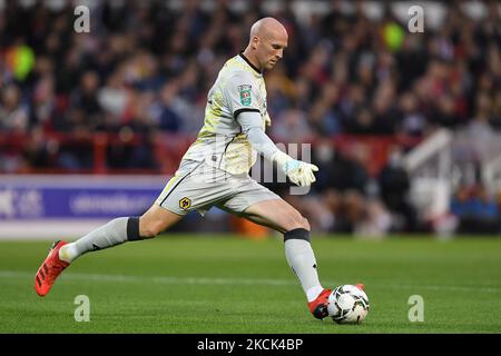 John Ruddy di Wolverhampton Wanderers in azione durante la partita della Carabao Cup tra Nottingham Forest e Wolverhampton Wanderers al City Ground, Nottingham, Regno Unito il 24th agosto 2021. (Foto di Jon Hobley/MI News/NurPhoto) Foto Stock