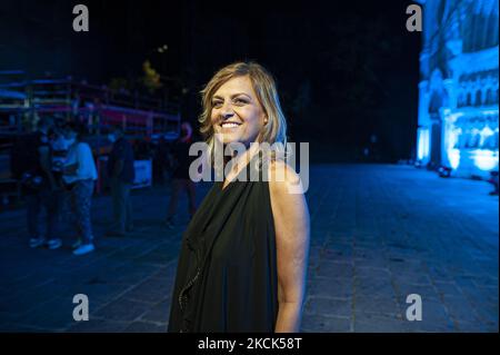 Irene Grande si esibisce, durante la 727th Perdonanza Celestiniana, sul palco di fronte alla chiesa di Collemaggio. L'Aquila, Italia, il 23 agosto 2021. (Foto di Andrea Mancini/NurPhoto) Foto Stock