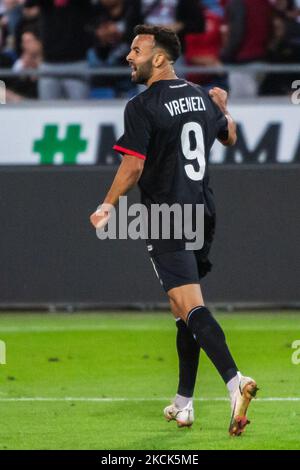 Albion Vrenezi di Tuerkguecue Muenchen festeggia dopo aver segnato il terzo gol della sua squadra durante la 3. Liga match tra TSV Havelse e Tuerkguecue Muenchen all'HDI-Arena il 25 agosto 2021 ad Hannover, Germania. (Foto di Peter Niedung/NurPhoto) Foto Stock