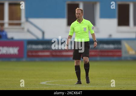 Arbitro Martin Coy durante la Carabao Cup 2nd partita di round tra Barrow e Aston Villa a Holker Street, Barrow-in-Furness Martedì 24th agosto 2021. (Foto di Mark Fletcher/MI News/NurPhoto) Foto Stock