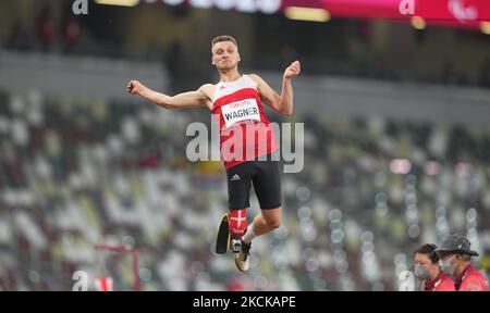 28 agosto 2021: Daniel Wagner dalla Danimarca durante il salto lungo durante l'atletica alle Paralimpiadi di Tokyo, Stadio Olimpico di Tokyo, Tokyo, Giappone. Kim Price/CSM (Foto di Ulrik Pedersen/NurPhoto) Foto Stock