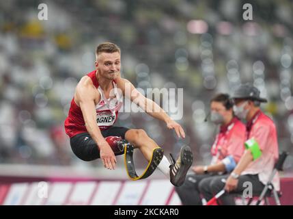 28 agosto 2021: Daniel Wagner dalla Danimarca durante il salto lungo durante l'atletica alle Paralimpiadi di Tokyo, Stadio Olimpico di Tokyo, Tokyo, Giappone. Kim Price/CSM (Foto di Ulrik Pedersen/NurPhoto) Foto Stock