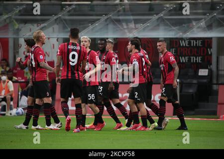 Theo Hernandez dell'AC Milan festeggia il traguardo durante la Serie A match tra AC Milan e Cagliari Calcio, il 29 2021 agosto a Milano (Photo by Mairo Cinquetti/NurPhoto) Foto Stock