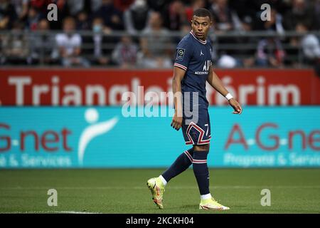 Kylian Mbappe di PSG guarda durante la partita Ligue 1 Uber mangia tra Reims e Parigi Saint Germain allo Stade Auguste Delaune il 29 agosto 2021 a Reims, Francia. (Foto di Jose Breton/Pics Action/NurPhoto) Foto Stock