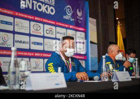 Fabio Torres, medaglia di bronzo Parapowelifting durante un evento all'Hilton Corferias Hotel dopo le Medaglie Paralimpiche Fabio Torres parapowerlifting medaglia di bronzo e Moises Fuentes 100 metri di nuoto medaglia d'argento sono arrivati in Colombia dopo la loro partecipazione ai Giochi Paralimpici di Tokyo 2020+1. A Bogotà, Colombia, il 1 settembre 2021. (Foto di Sebastian Barros/NurPhoto) Foto Stock