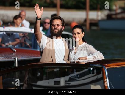 Alessandro Borghi, Barbara Ronchi arriva al 78th° Festival Internazionale del Cinema di Venezia il 02 settembre 2021 a Venezia. (Foto di Matteo Chinellato/NurPhoto) Foto Stock