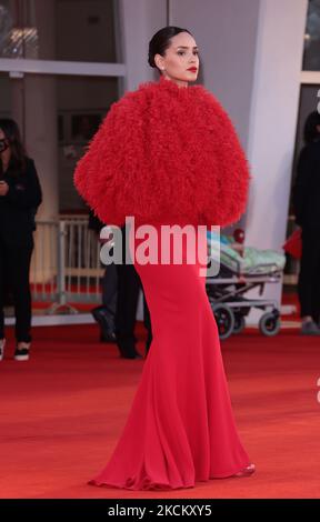 Adria Arjona partecipa al tappeto rosso del film 'competencia oficial' durante il 78th° Festival Internazionale del Cinema di Venezia, il 04 settembre 2021 a Venezia. (Foto di Matteo Chinellato/NurPhoto) Foto Stock