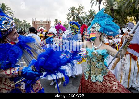 La comunità LGTBI celebra la giornata di Pride BCN 2021 a Barcellona, dopo essere stata rinviata a causa della pandemia di Coronavirus / Covid-19, a Barcellona, in Spagna, il 5 settembre 2021. (Foto di Albert Llop/NurPhoto) Foto Stock