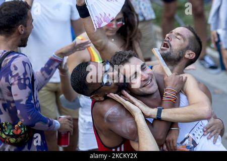La comunità LGTBI celebra la giornata di Pride BCN 2021 a Barcellona, dopo essere stata rinviata a causa della pandemia di Coronavirus / Covid-19, a Barcellona, in Spagna, il 5 settembre 2021. (Foto di Albert Llop/NurPhoto) Foto Stock