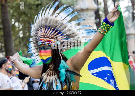 La comunità LGTBI celebra la giornata di Pride BCN 2021 a Barcellona, dopo essere stata rinviata a causa della pandemia di Coronavirus / Covid-19, a Barcellona, in Spagna, il 5 settembre 2021. (Foto di Albert Llop/NurPhoto) Foto Stock