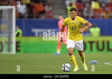 Adrian Rus in azione durante la partita di qualificazione della Coppa del mondo FIFA tra Romania e Liechtenstein, disputata a Bucarest, il 05 settembre 2021. (Foto di Alex Nicodim/NurPhoto) Foto Stock