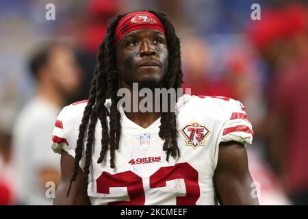 Il San Francisco 49ers che si è rifatto a JaMycal Hasty (23) è visto durante la seconda metà di una partita di football NFL contro i Detroit Lions a Detroit, Michigan USA, domenica 12 settembre 2021. (Foto di Jorge Lemus/NurPhoto) Foto Stock