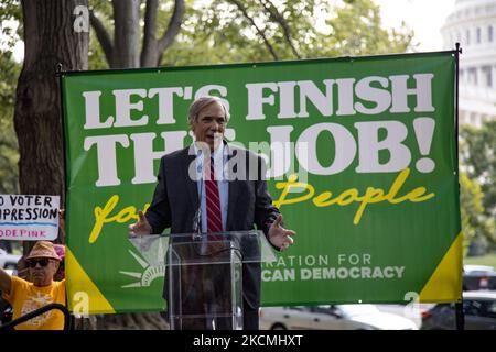 I membri del Congresso parlano al raduno dei diritti di voto “Finish the Job: For the People” presso il Robert A. Taft Memorial vicino agli uffici del Senato degli Stati Uniti a Washington, D.C. il 14 settembre 2021 (Foto di Bryan Olin Dozier/NurPhoto) Foto Stock