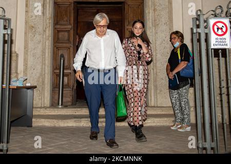 Vittorio Sgarbi a Rieti visita la mostra carro erertum per una conferenza lectio magistralis, approfondimenti e parole di sostegno alla città da parte dell'onorevole deputato, a Rieti, il 16 settembre 2021 (Foto di Riccardo Fabi/NurPhoto) Foto Stock