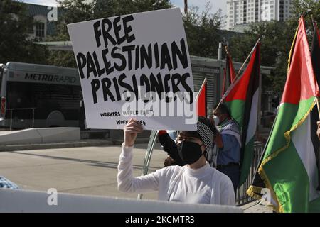 I manifestanti si sono riuniti sabato 18th settembre 2021 in una delle intersezioni più frequentate di Houston, Westheimer e Post Oak nella zona Galleria. (Foto di Reginald Mathalone/NurPhoto) Foto Stock