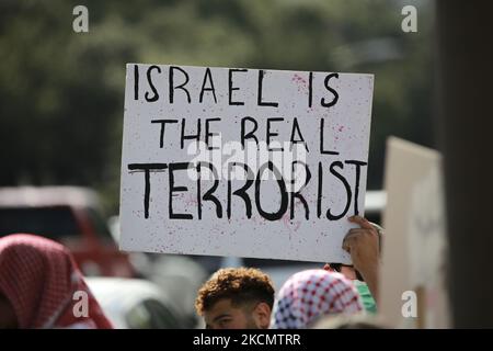 I manifestanti si sono riuniti sabato 18th settembre 2021 in una delle intersezioni più frequentate di Houston, Westheimer e Post Oak nella zona Galleria. (Foto di Reginald Mathalone/NurPhoto) Foto Stock