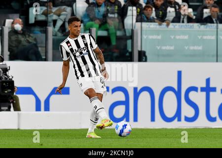 Danilo della Juventus FC in azione durante la Serie A 2021/22 match tra Juventus FC e AC Milan allo Stadio Allianz il 19 settembre 2021 a Torino (Foto di Reporter Torino/LiveMedia/NurPhoto) Foto Stock