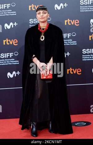Il regista Dolores Fonzi partecipa alla Distancia de Rescate Red Carpet al San Sebastian Film Festival 69th di San Sebastian, Spagna, il 20 settembre 2021. (Foto di COOLMedia/NurPhoto) Foto Stock