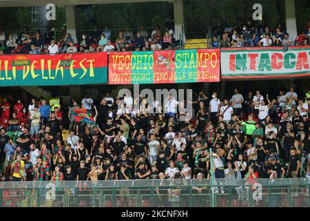 Tifosi di Ternana durante il Campionato Italiano di Calcio League BKT Ternana Calcio vs SPAL il 26 settembre 2021 allo Stadio libero di Terni (Foto di Luca Marchetti/LiveMedia/NurPhoto) Foto Stock