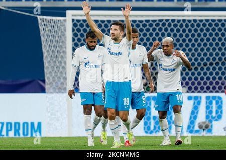 Aleksei Sutormin (C) di Zenit celebra il suo gol durante la partita UEFA Champions League Group H tra Zenit San Pietroburgo e Malmo FF il 29 settembre 2021 alla Gazprom Arena di San Pietroburgo, Russia. (Foto di Mike Kireev/NurPhoto) Foto Stock