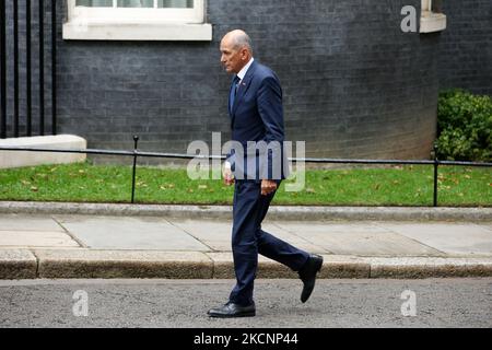 Il primo ministro sloveno Janez Jansa arriva a visitare il primo ministro britannico Boris Johnson al 10 di Downing Street a Londra, in Inghilterra, il 30 settembre 2021. (Foto di David Cliff/NurPhoto) Foto Stock